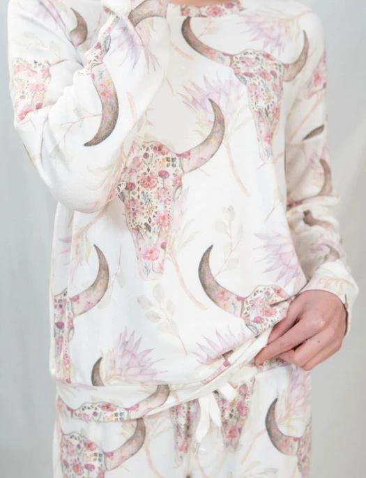 Aspen Dream Cozy Printed Long Sleeve Top And Pants Pajama Set - Image 3